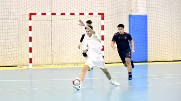 Eskişehir'de Futsal Müsabakaları Başladı