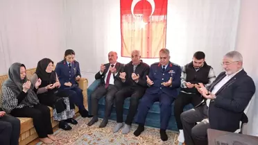 Şehit Astsubay Üstçavuş Burak İbbiği'nin şehadet belgesi ailesine teslim edildi