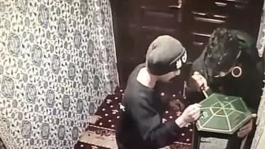 Camiye Hırsızlık Girişimi Kamerada