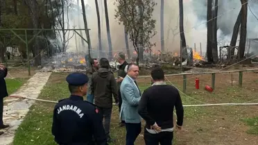 Fethiye'de Yangın: Orman ve Karavanlar Zarar Gördü