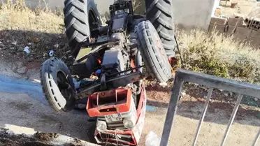 Traktör Devrildi, Sürücü Hayatını Kaybetti