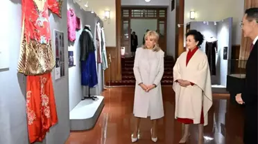 Macron Çifti Beijing'de