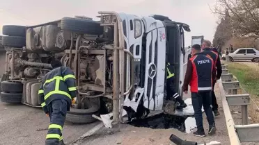 Mardin'de Tır Devrildi, Sürücü Yaralandı