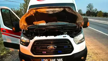 Denizli'de Seyir Halindeki Ambulans Yangın Çıkardı