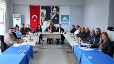 Foça Meclisi'nde gerginlik: CHP'li meclis üyesinden Başkan Fıçı'ya 'satış' vetosu