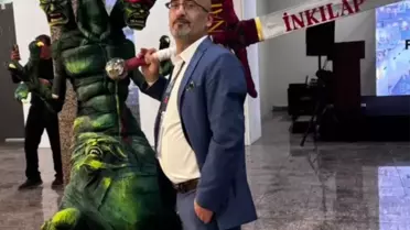 Tepki çeken heykeli yapan da sergileyen de gözaltında