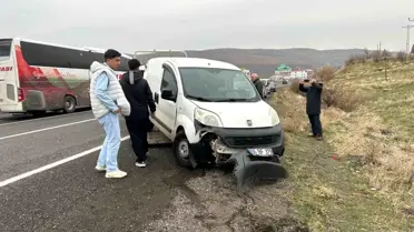 Bingöl'de Trafik Kazası: 2 Yaralı