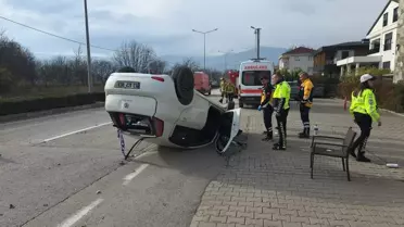 İnegöl'de Otomobil Devrildi, Sürücü Yaralandı