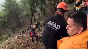 Antalya'da Uçurumdan Kurtarılan Sürücü