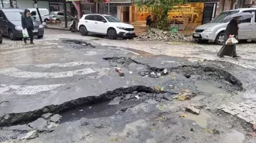 Yağışlar Yol Çökmesine Neden Oldu