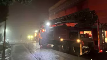 Uşak'ta Poşet Fabrikasında Yangın