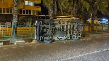 Antalya'da Taksi-Kamyonet Kazası: 2 Yaralı