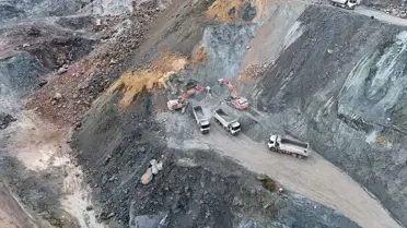 Göçük altında kalan şantiye müdürünün cesedine 1 ay sonra ulaşıldı