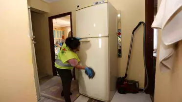 Yalnız yaşayan yaşlı kadına şefkat eli