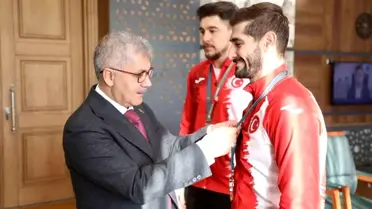 Niğdeli Güreşçilerden Bronz Madalya