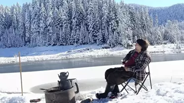 Sarıçiçek Göleti Buzla Kaplandı