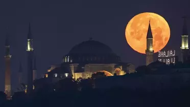 Bugün İslam alemi için 33 yıl sonra bir ilk yaşanıyor