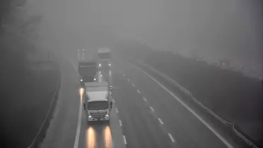 Düzce'de Sis Ulaşımı Zorlaştırıyor