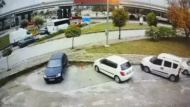 Ambulansa Yol Verirken Kaza
