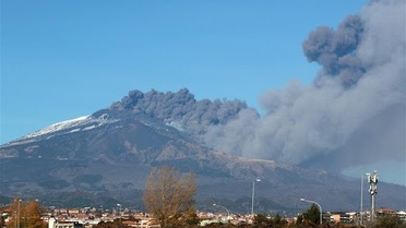 Etna Yanardağı Yeniden Patladı