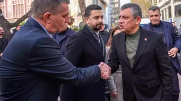 CHP Genel Başkanı Özel, Şehzadeler Belediyesini ziyaret etti