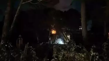 Arnavutköy Terkos'ta boşaltılan bungalov evler alev alev yandı