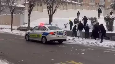 Siirt'te Kar Topu Eğlencesi
