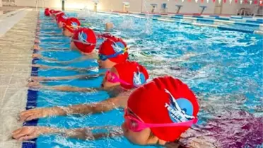 Bilecik'te Yüzme Antrenmanları Devam Ediyor