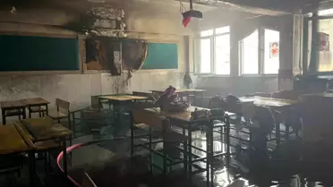 Alanya'daki Okulda Klima Yangını