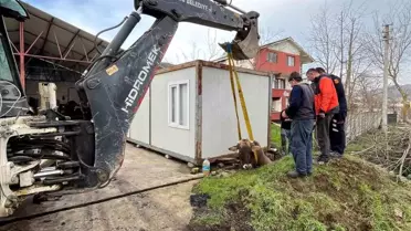 Kuyuya düşen ineği itfaiye kurtardı