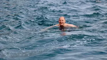 Giresun Valisi Mehmet Fatih Serdengeçti, ocak ayında denize girdi 