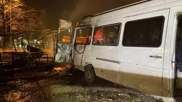 Bursa'da Barakada Yangın Minibüsü Sardı