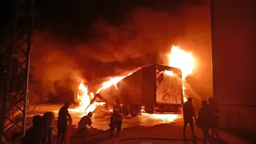 Samandağ'da Park Halindeki TIR Yangını