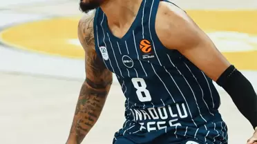 Anadolu Efes, Paris Basketbol'a Kaybetti