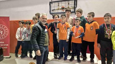 Salihli'de Satranç Turnuvası Düzenlendi