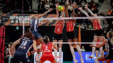 Eczacıbaşı Dynavit, Olympiacos'u 3-0 yendi