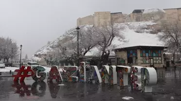 Gaziantep'te Kar Yağışı Trafiği Olumsuz Etkiliyor