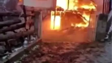 Durağan'da Ahşap Ev Yandı