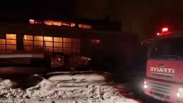 Erciş'te Marangoz Atölyesinde Yangın