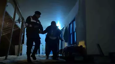 Antalya'da evleri tehdit eden orman yangını kontrol altına alındı