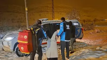Karla Kaplı Yolda Hasta Taşınması