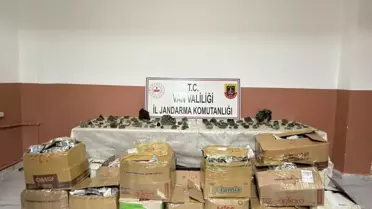Van'da Kaçak Eşya ve Kuvars Taşı Ele Geçirildi