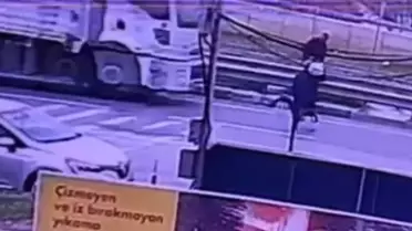 Manisa'da Kamyon Çarpması: 77 Yaşındaki Osman Aktaş Hayatını Kaybetti