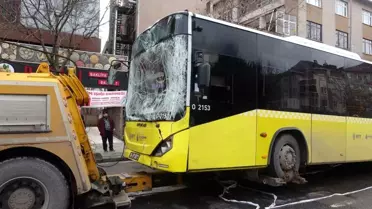 Sancaktepe'de Zincirleme Kaza: 3 Yaralı