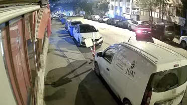 Alkollü Sürücü Park Halindeki Araçlara Çarptı