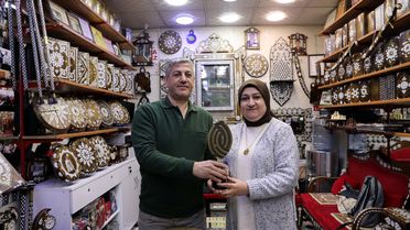 Çırak olarak başladığı mesleğinde 'Yaşayan İnsan Hazineleri Ödülü'ne layık görüldü