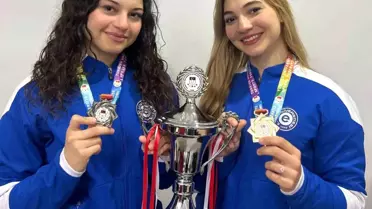 Ege Üniversitesi'nin Kick Boks Şampiyonu İki Öğrencisi