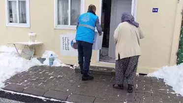 İhtiyaç malzemeleri evlere teslim ediliyor