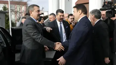 Bakan Tekin Kütahya'da Vali Işın'ı Ziyaret Etti