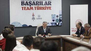 Bakan Bak, Kış Olimpiyatları Sporcularını Kabul Etti